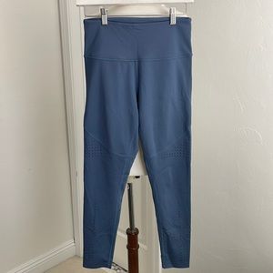 EUC Zella cutout detail leggings